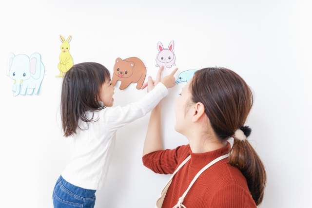 子どもが遊んでいる様子